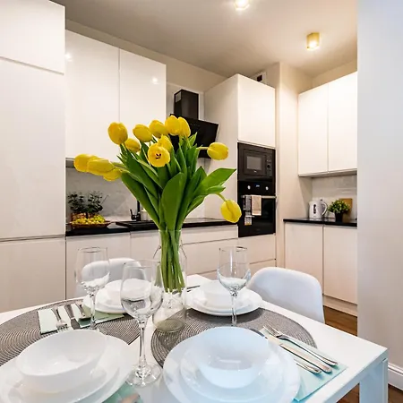 Active Gold Apartment