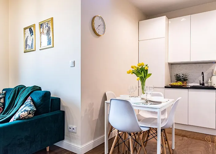 Active Gold Apartment